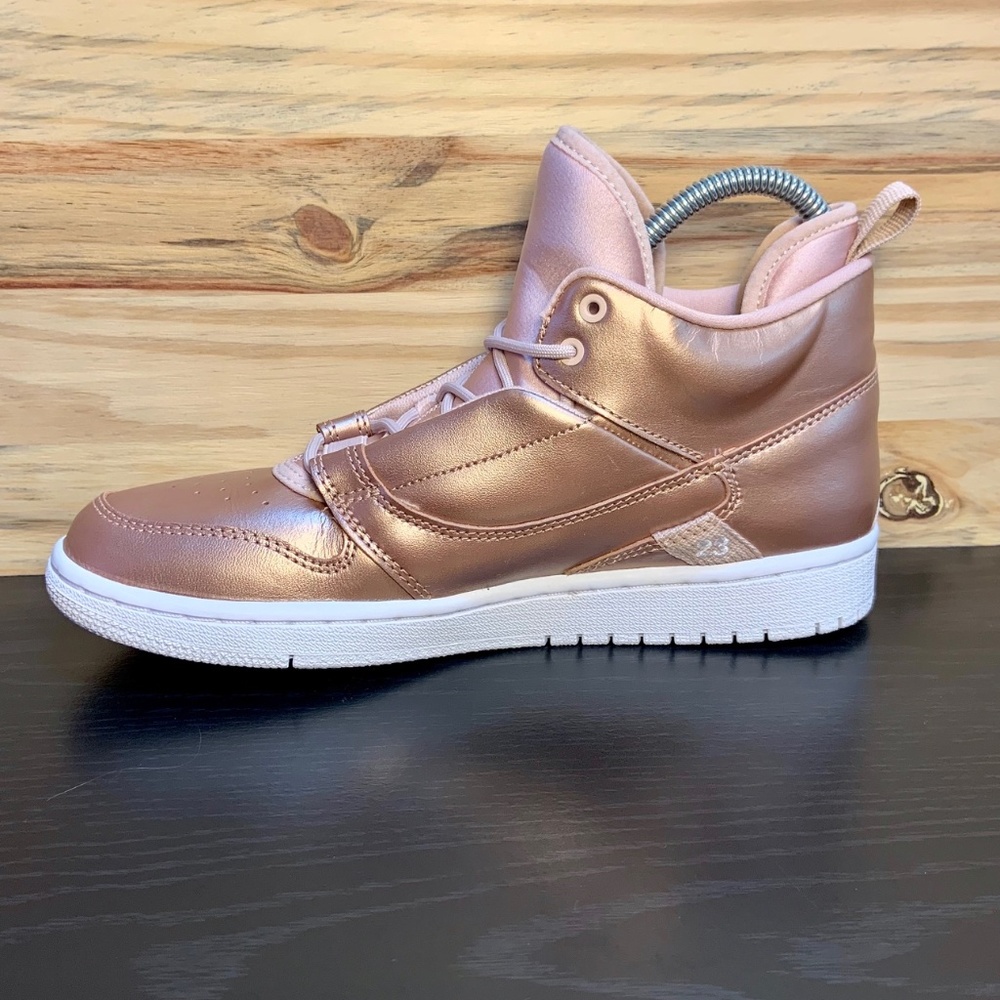 New Nike Air Jordan Fadeaway SE Women's Sneakers - Picture 3 of 8